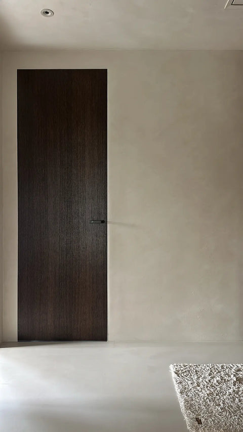 Mörk dörr från njord design