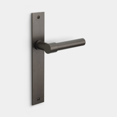 Door handle ONE PBL20XL on long backplate – Bronze