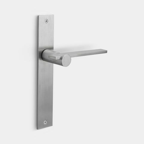 Door handle TENSE BB100 on long backplate – Matt Stainless Steel